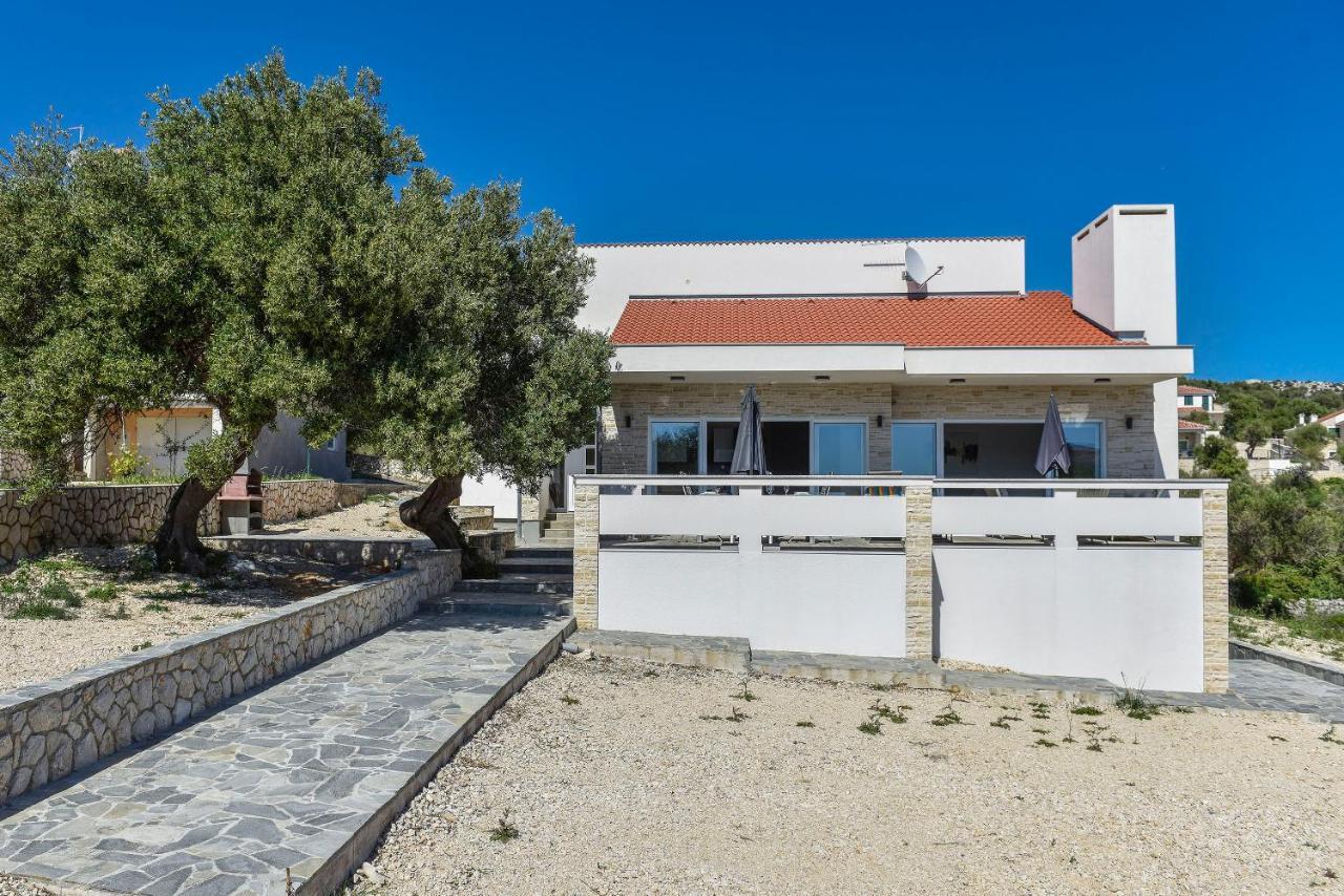 Moderner Bungalow Mit Meerblick Lun  Ngoại thất bức ảnh