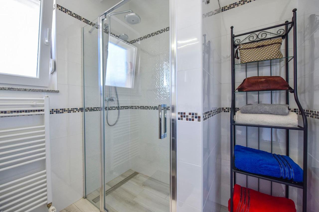 Moderner Bungalow Mit Meerblick Lun  Ngoại thất bức ảnh
